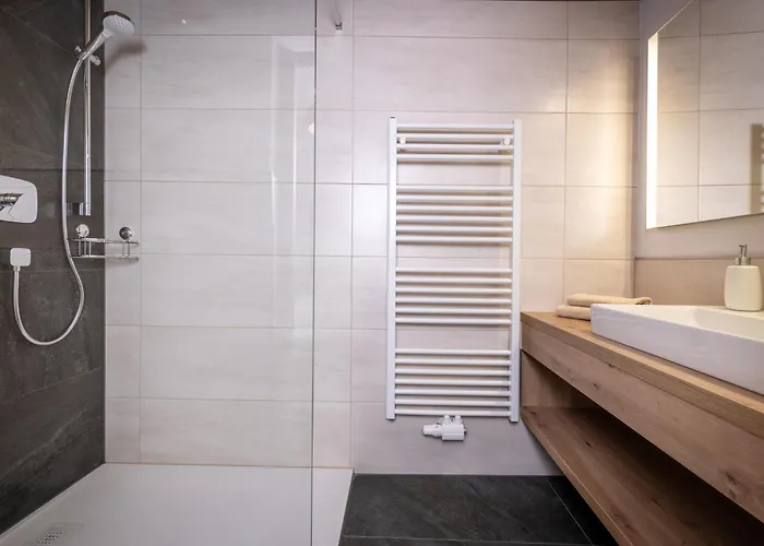 Hinterburghof ファームステイ ザールフェルデン・アム・シュタイナーネン・メアー